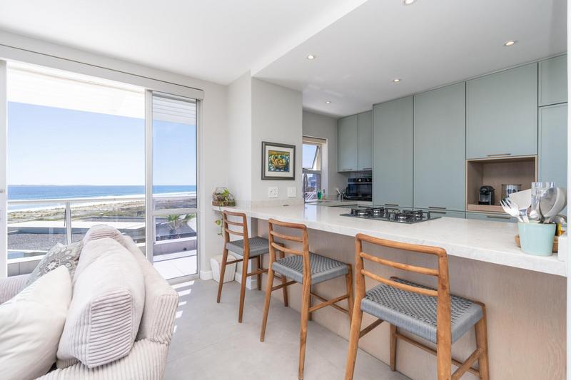 To Let 3 Bedroom Property for Rent in Dolphin Beach Western Cape